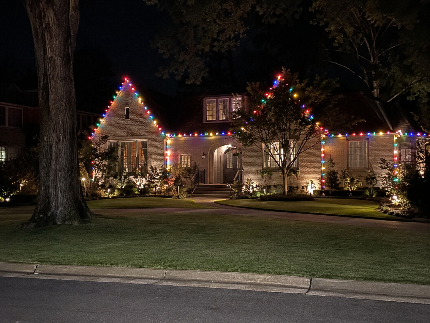 Multi-colored Christmas lights on a home in Shreveport